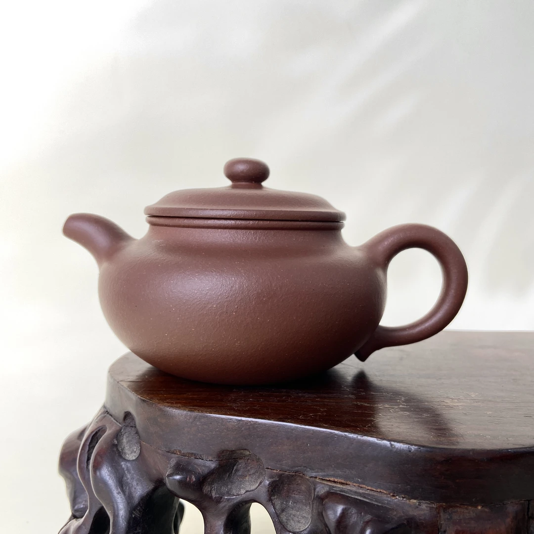 宜兴手工紫砂陶 （吴春香）220cc茶壶GS4209-1