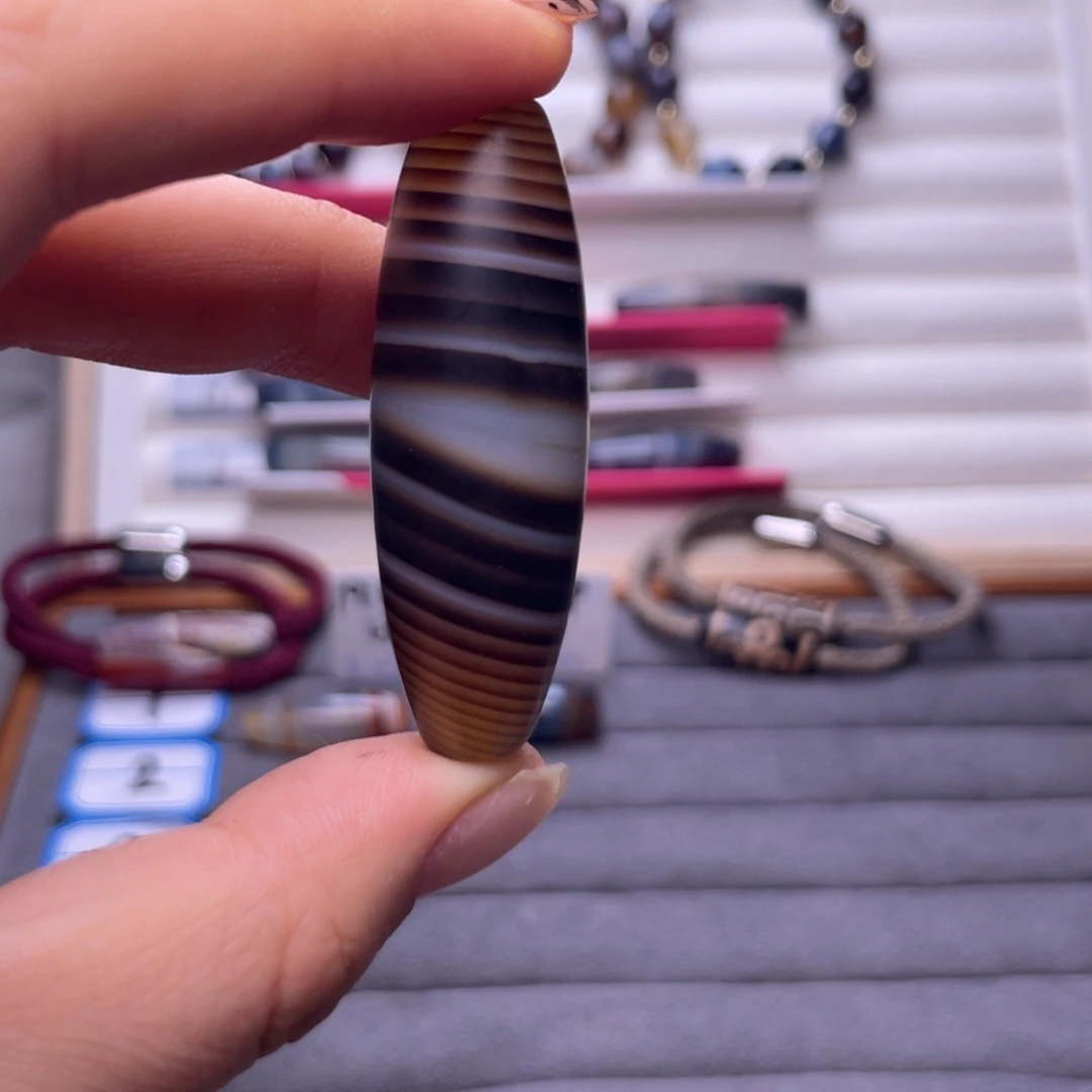 刘***星玛瑙/玉髓合金颈饰