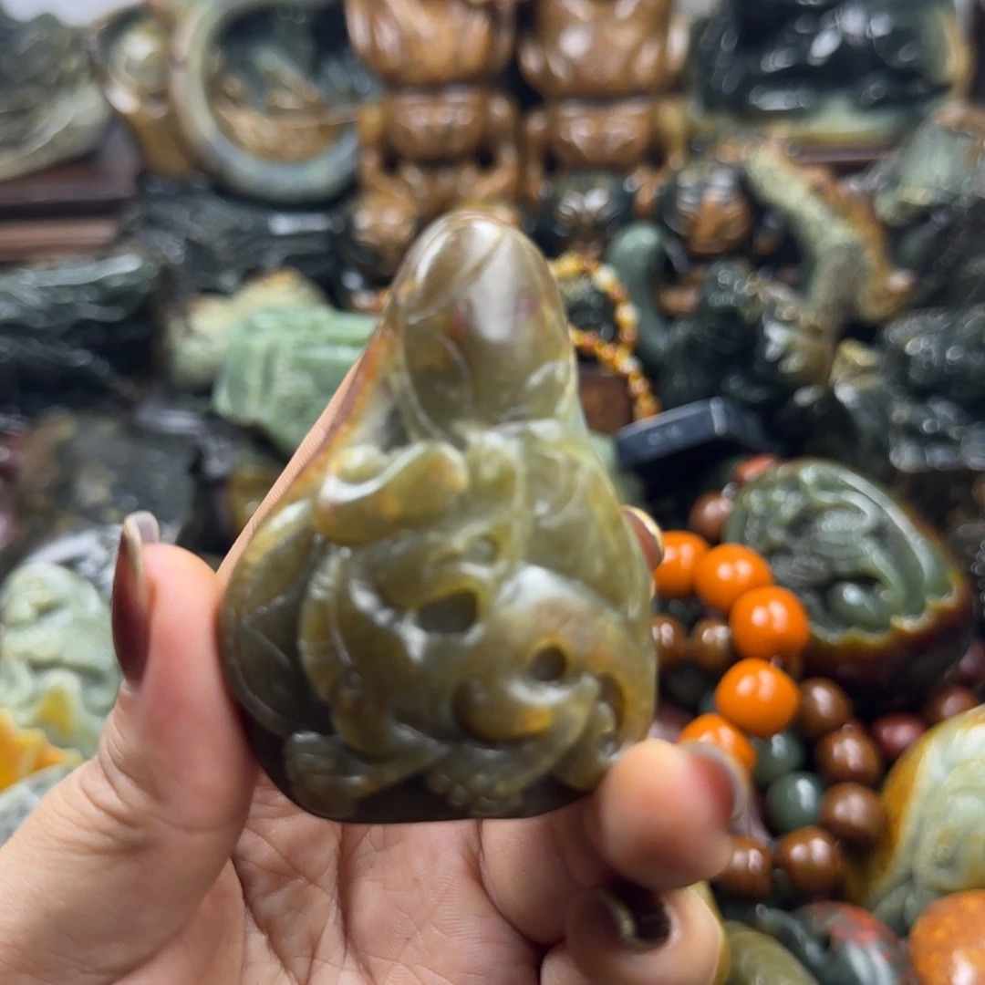 透闪石质玉未镶嵌珠宝奇石