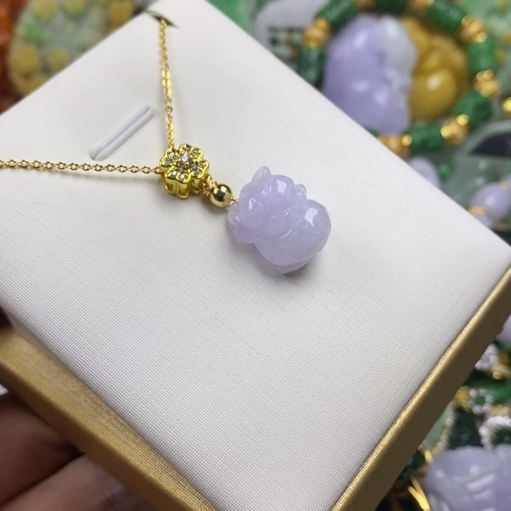 翡翠未镶嵌吊坠(赠链)