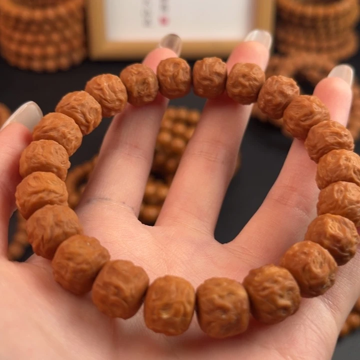 核桃全品雕刻游龙