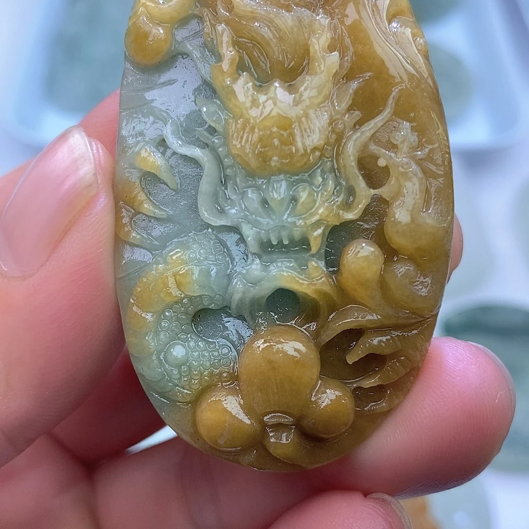 定制翡翠未镶嵌龙牌