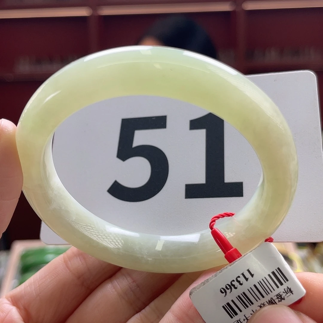 未镶嵌手镯和田玉微瑕