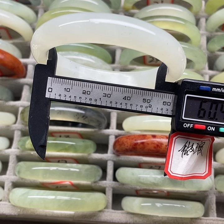 未镶嵌蛇纹石玉手镯40