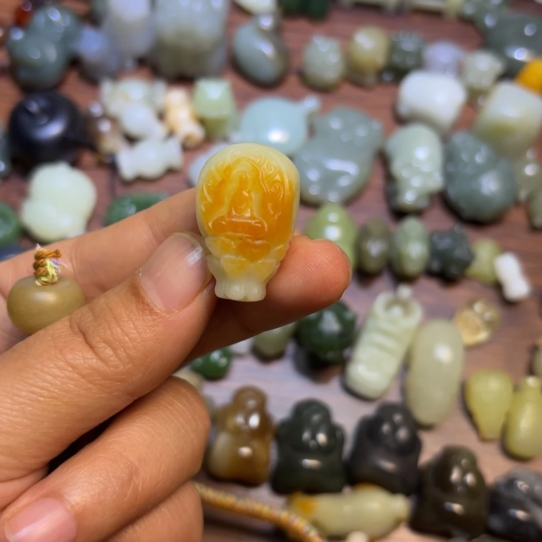 K***T和田玉未镶嵌珠宝半成品