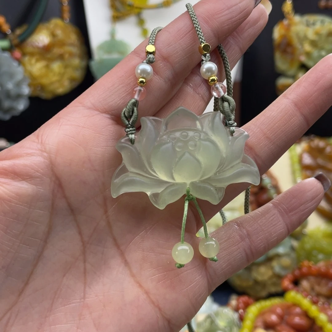 未镶嵌蛇纹石玉颈饰