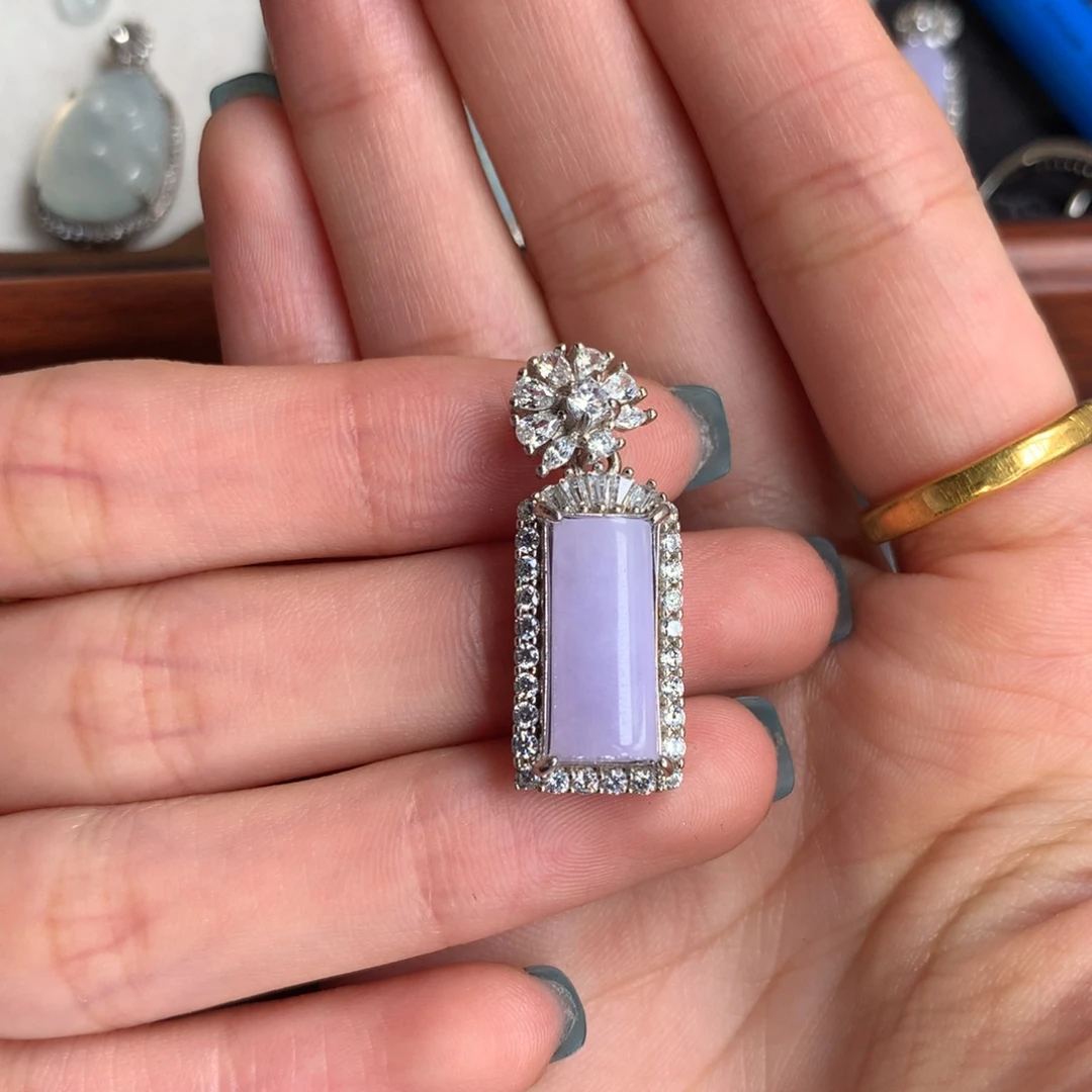 翡翠未镶嵌颈饰无事柱