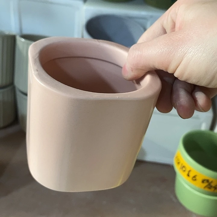 陶盆有孔 瑕疵针孔漏釉介意勿拍外口 8.5外高8