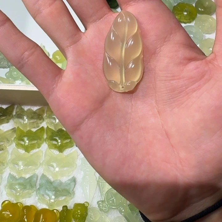 蛇纹石玉未镶嵌吊坠(不含链)