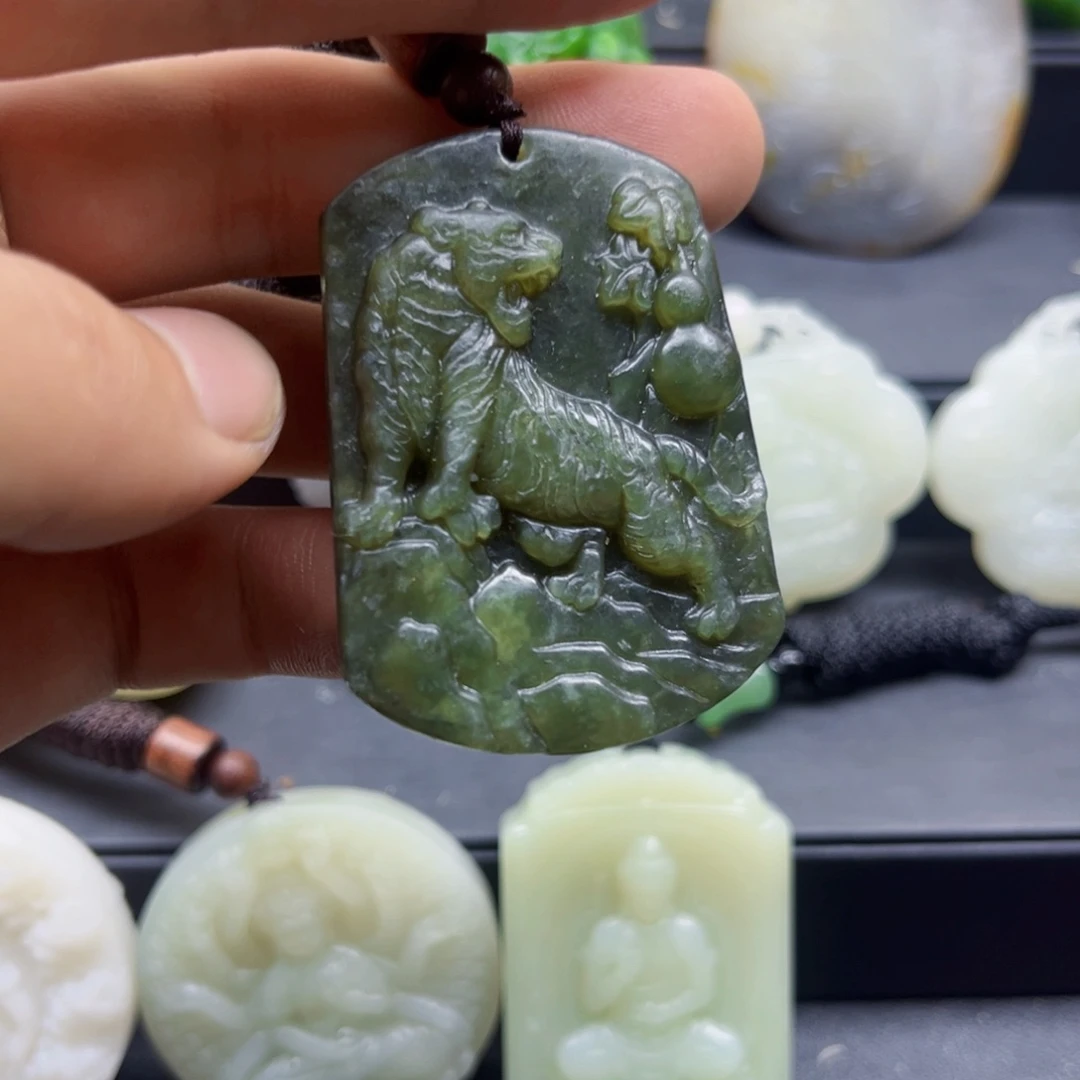 和田玉未镶嵌颈饰和田玉