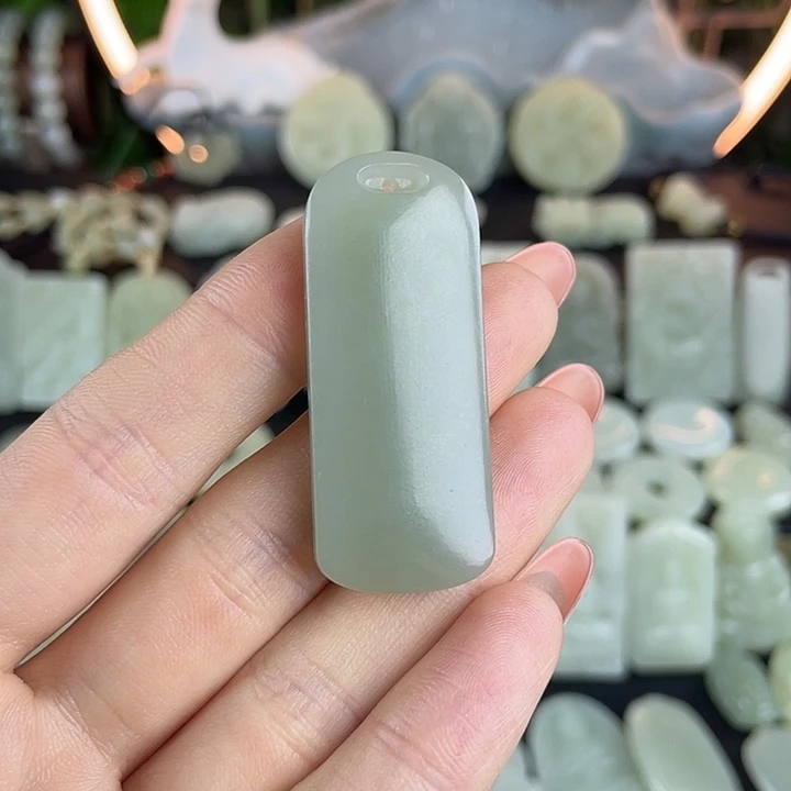 和田玉颈饰未镶嵌余****教