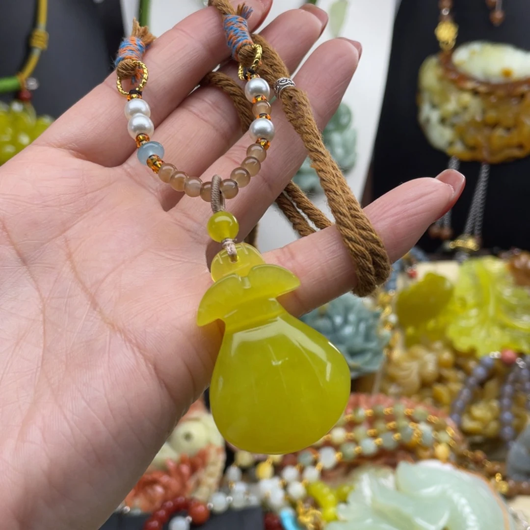 未镶嵌蛇纹石玉颈饰