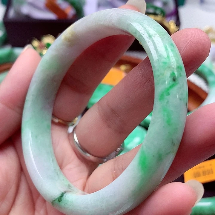 未镶嵌手镯翡翠翡翠