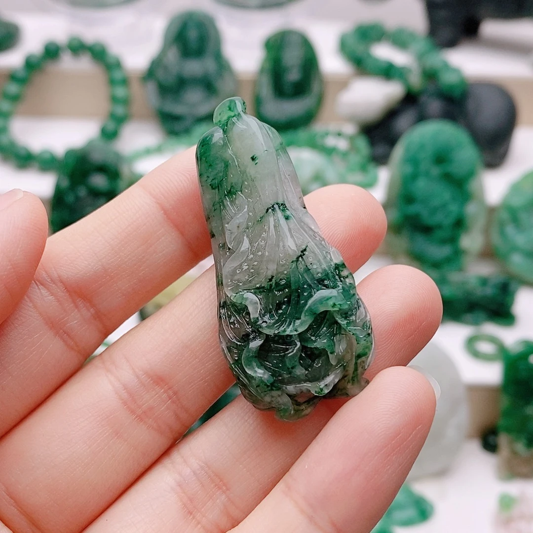 独山玉未镶嵌颈饰