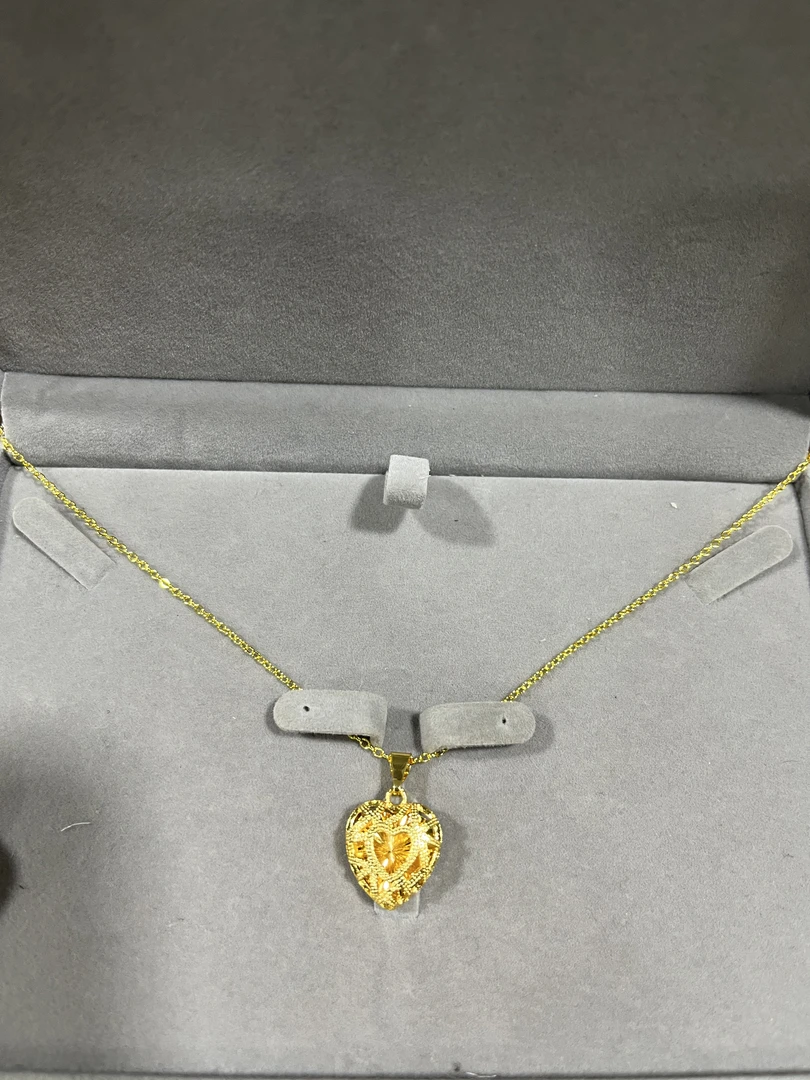 A622丽饰精工心形项链