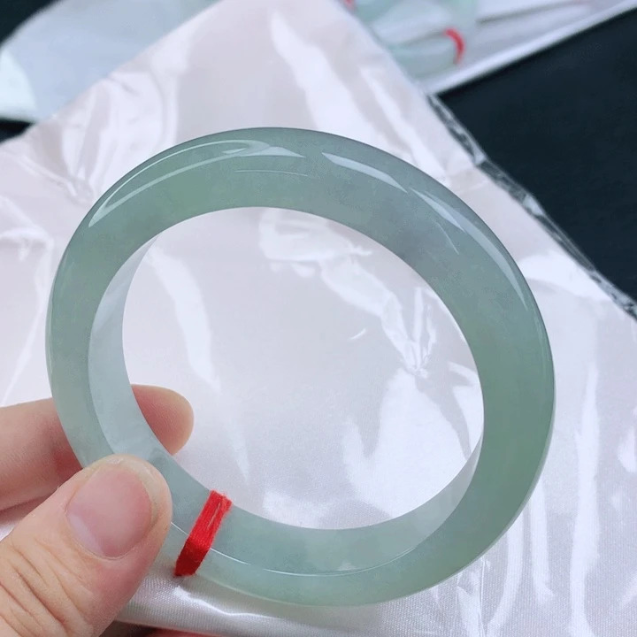 翡翠手镯未镶嵌58+葡萄肉翡翠手镯