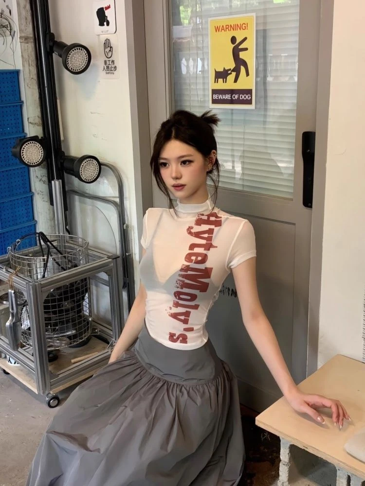 设计感字母印花圆领短袖T恤夏季新款修身显瘦后背镂空百搭上衣潮