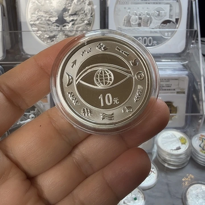 纯银2000年千年银币带证书