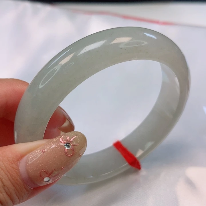 翡翠手镯未镶嵌53圈