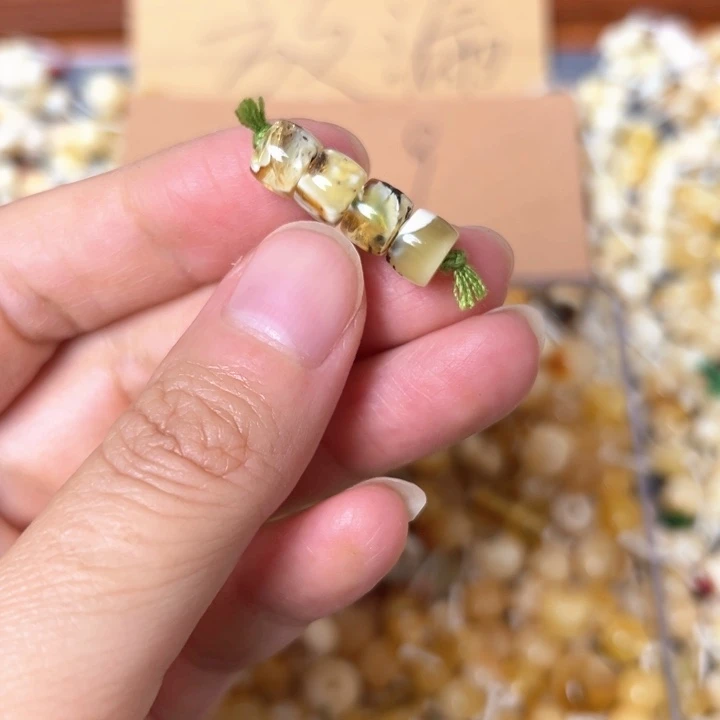 蜜蜡未镶嵌裸石7mm一组