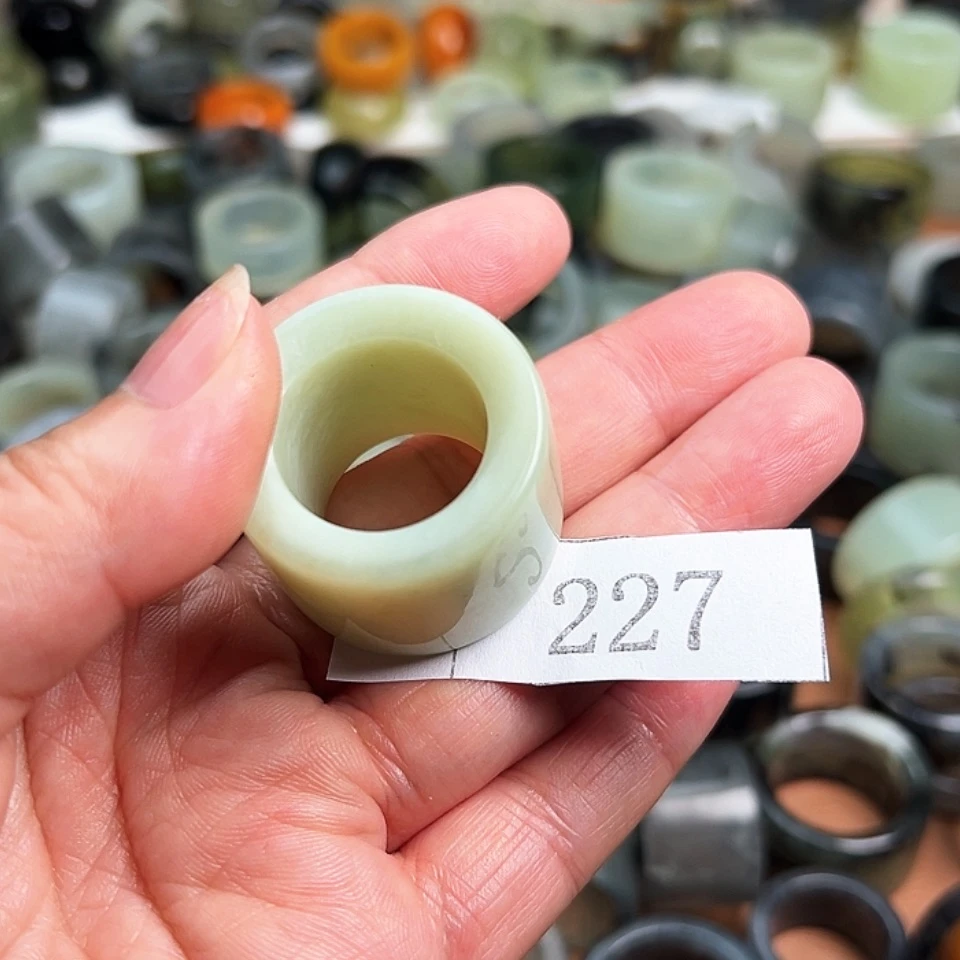 【闪购商品】未镶嵌蛇纹石玉戒指?****。