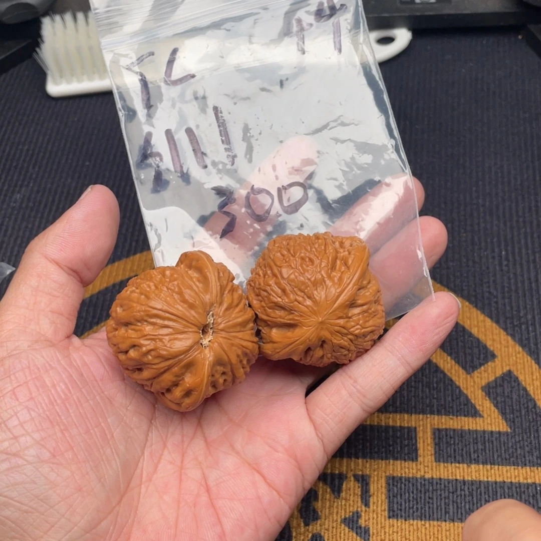 聊***聊文玩核桃吊坠铁锤