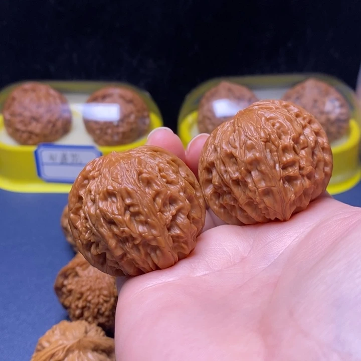 文玩核桃把件40老树磨盘