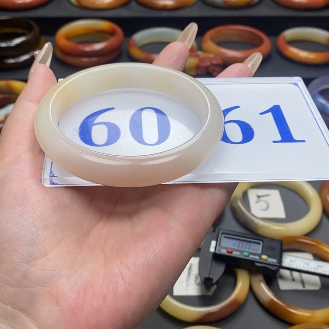 石英质玉（黄龙玉）手镯未镶嵌秦**Y