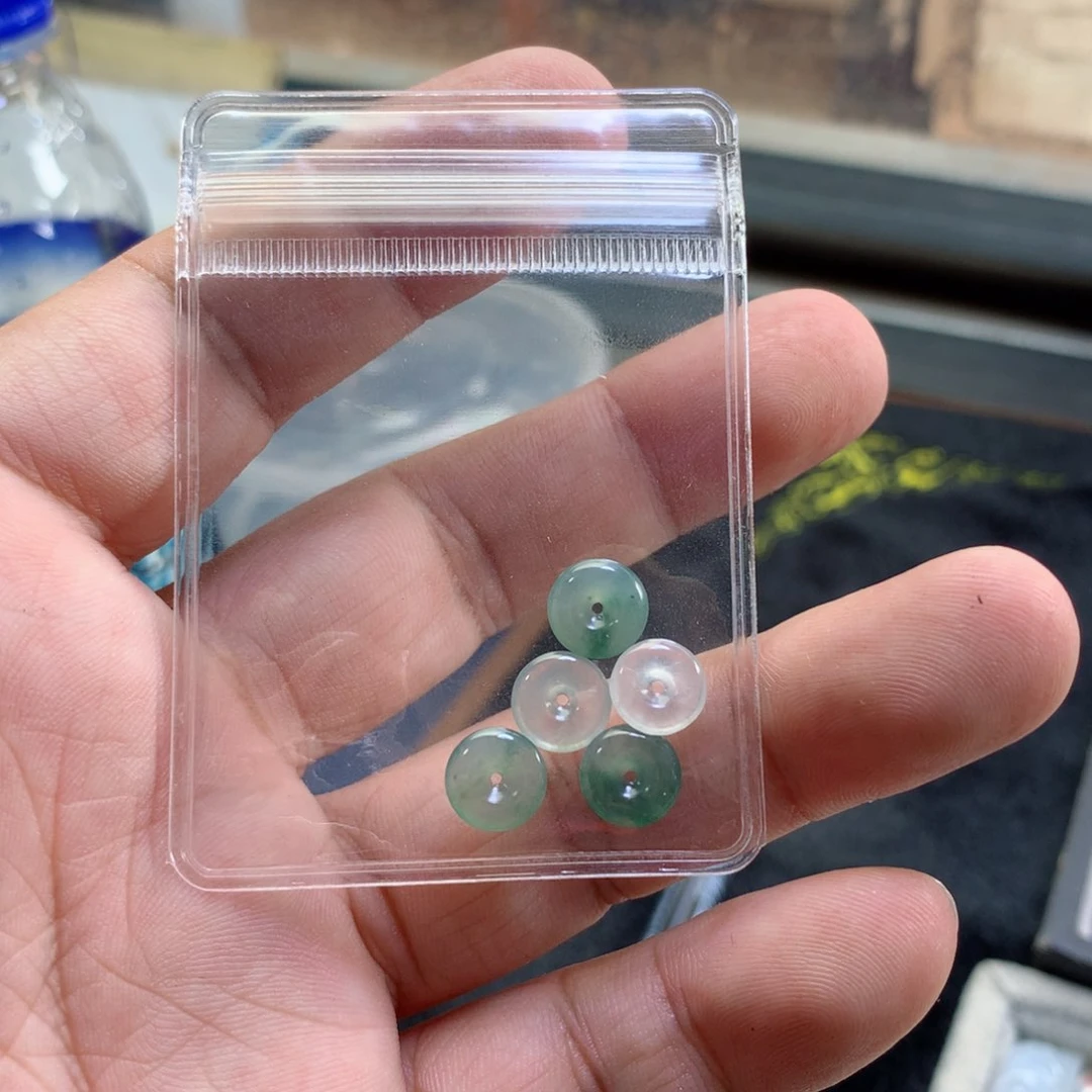 定制翡翠未镶嵌用****8扣子