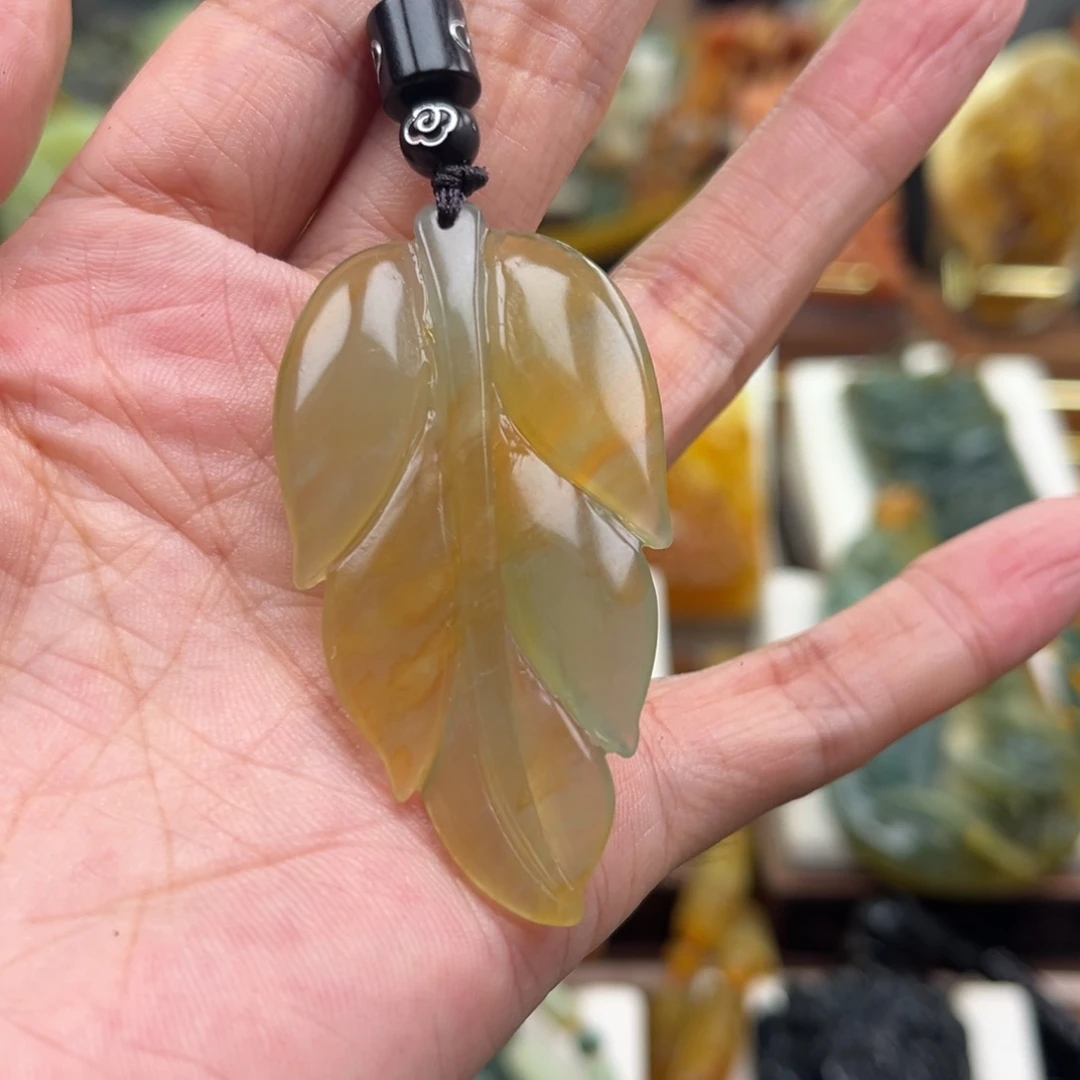 娴***人未镶嵌岫玉挂件挂件