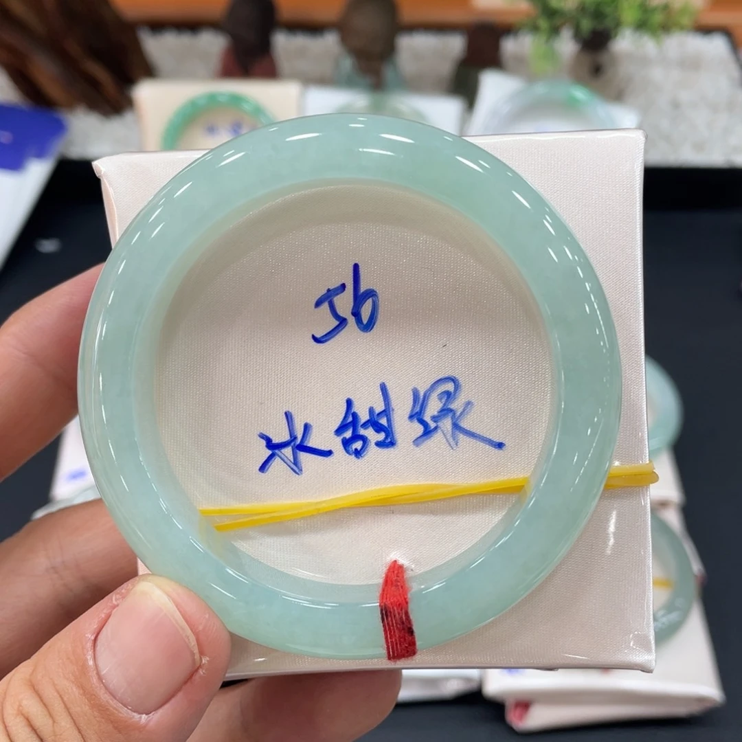 未镶嵌手镯翡翠在