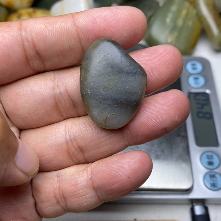 颈饰未镶嵌和田玉（糖玉）