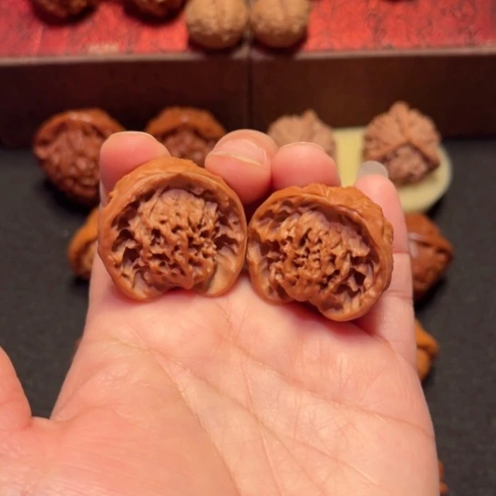 文玩核桃吊坠蛇头