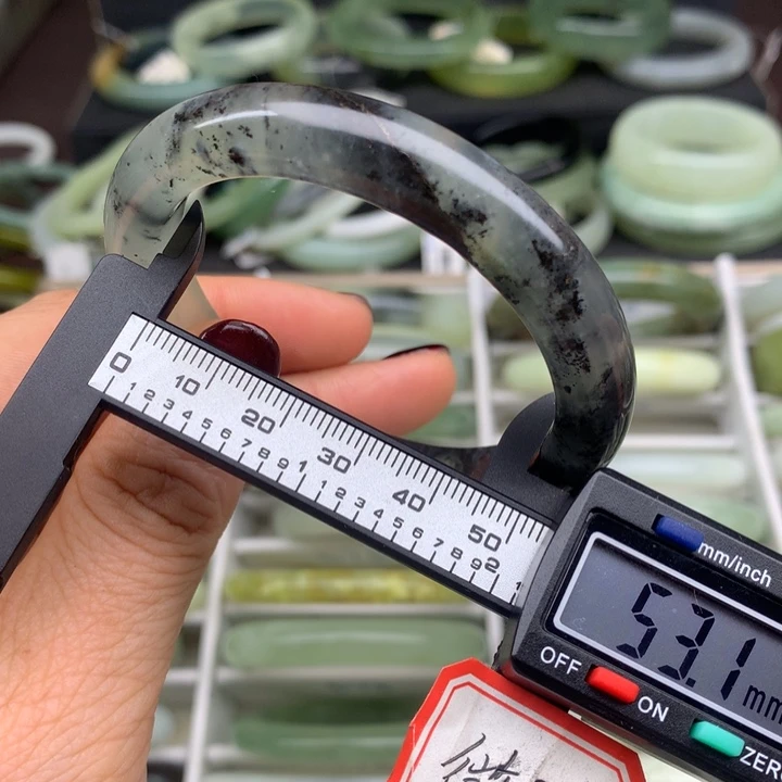 蛇纹石玉未镶嵌手镯588