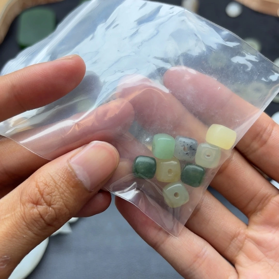 *****和田玉未镶嵌颈饰拍一发一