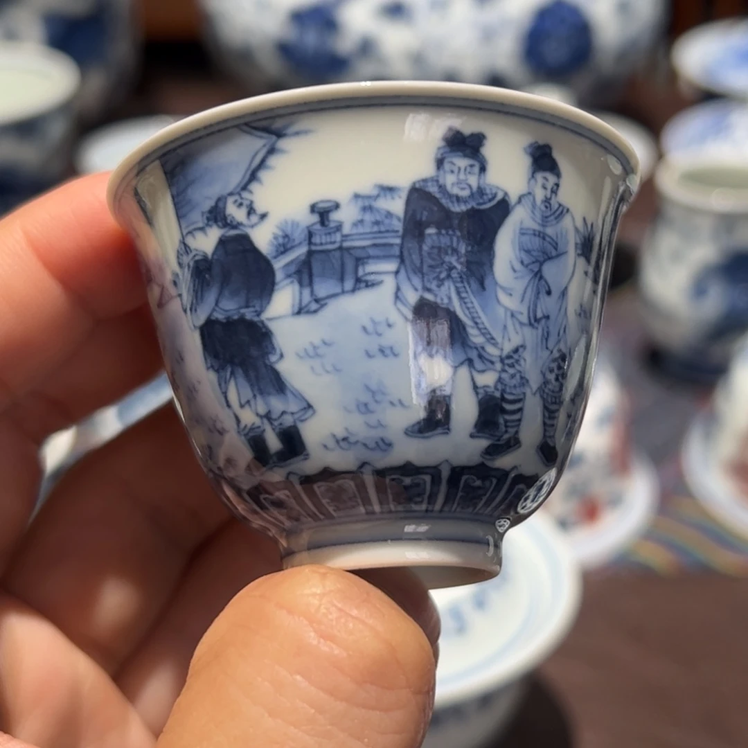 精品青花人物故事铃铛杯口径约6厘米