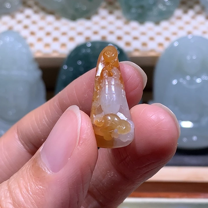翡翠未镶嵌颈饰炸/富甲天下