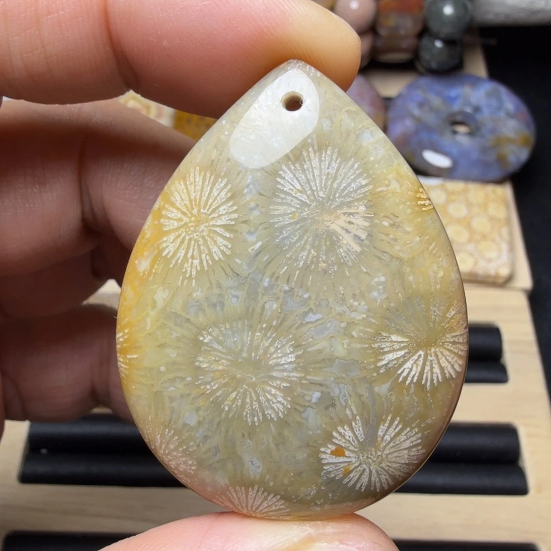 硅化玉未镶嵌纯天然色有机玉石保真色