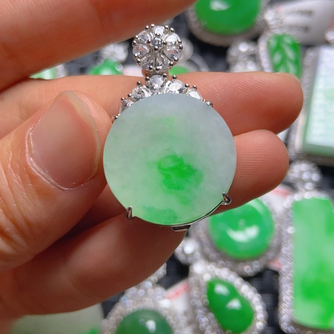 翡翠银S925镶嵌颈饰圆牌吊坠