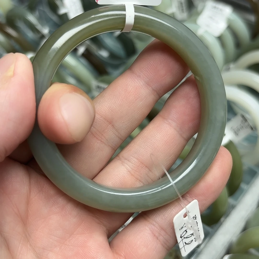 未镶嵌手镯和田玉（糖玉）风**虹