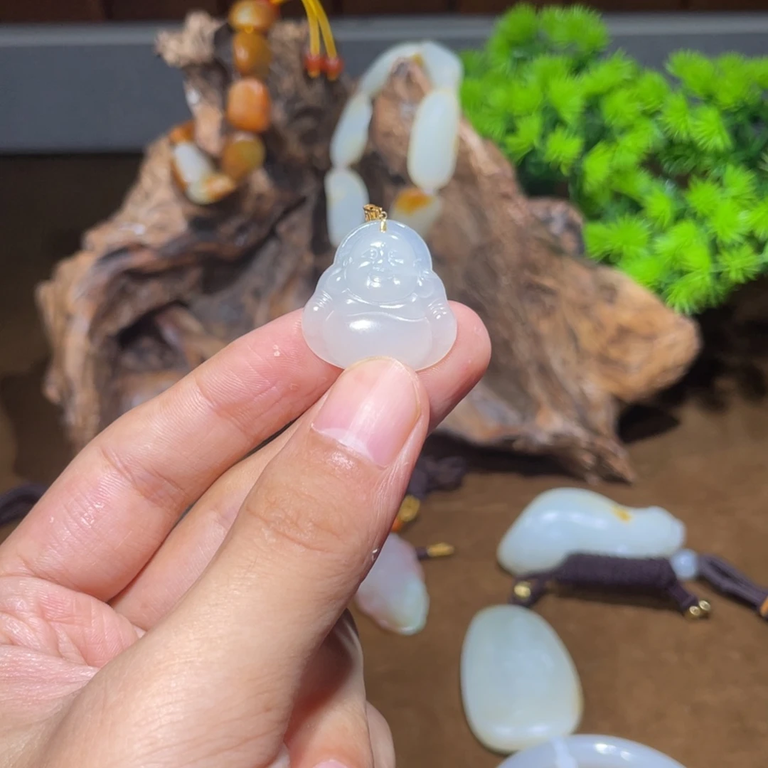 浮***云和田玉（白玉）未镶嵌颈饰