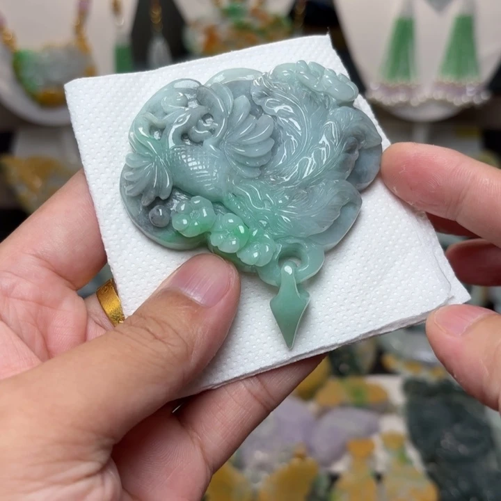 翡翠未镶嵌颈饰吊坠