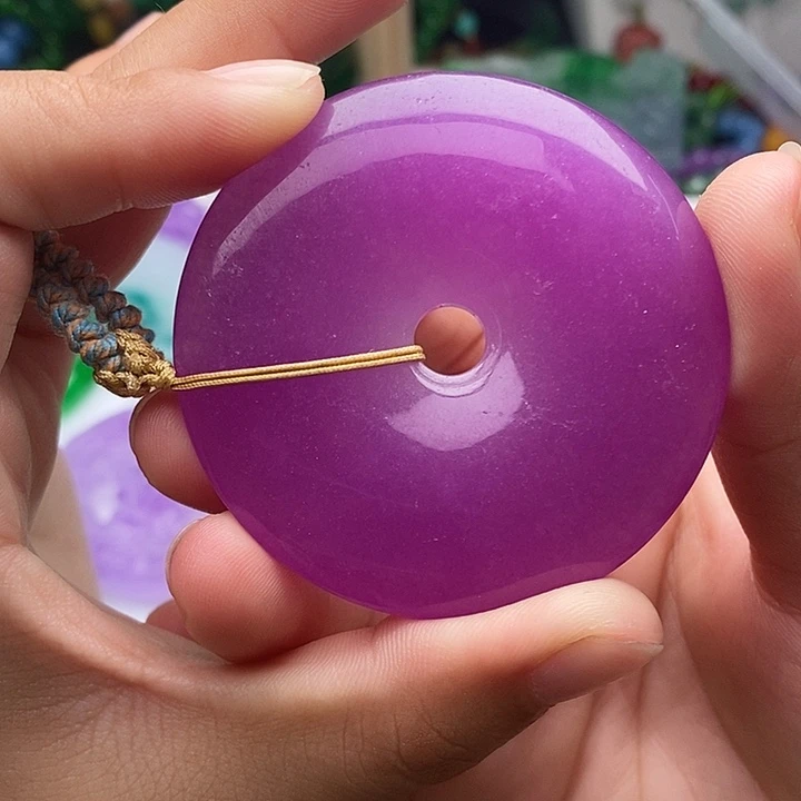 翡翠未镶嵌颈饰sjjsd。353