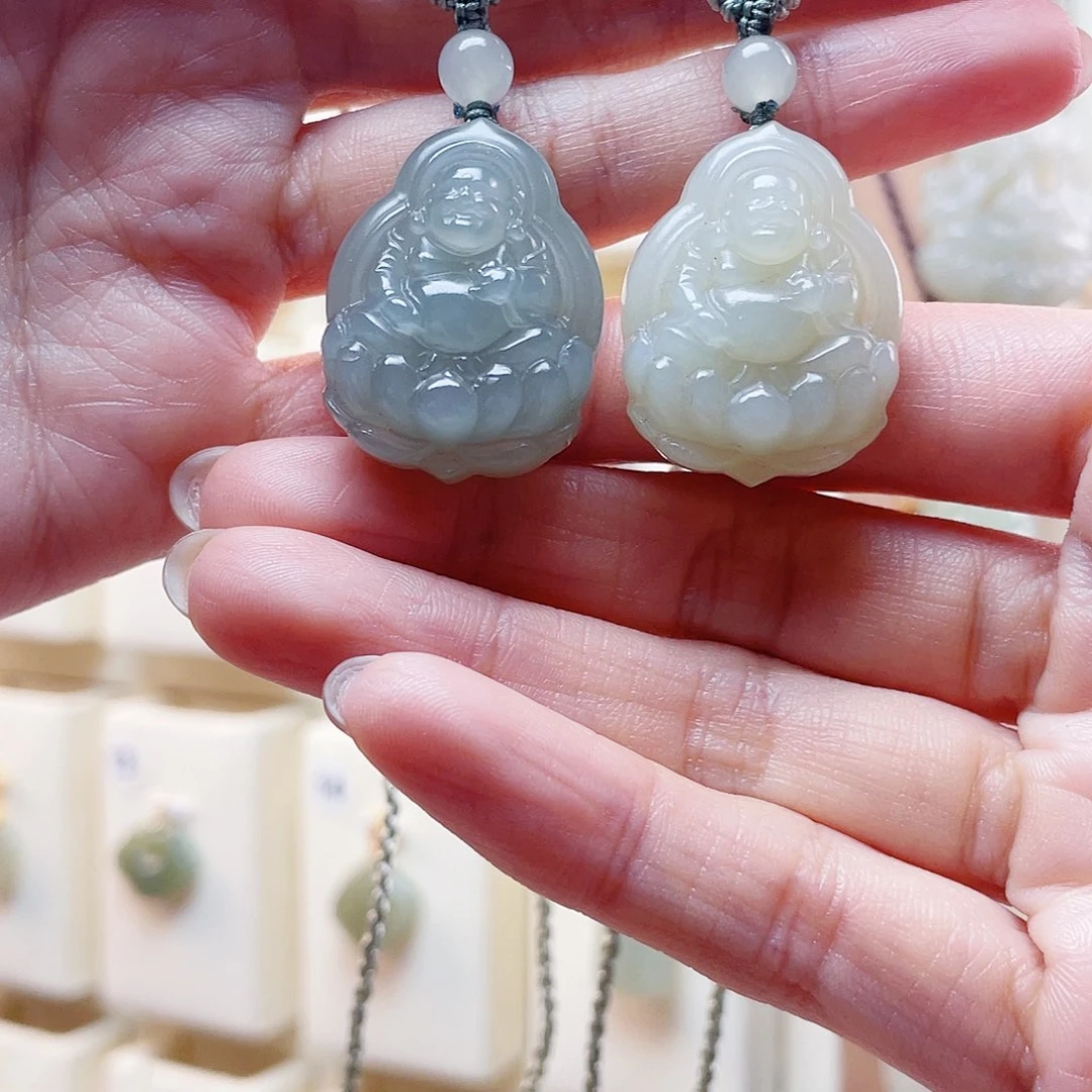 和田玉未镶嵌吊坠(赠链)