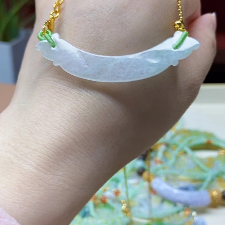 翡翠未镶嵌颈饰吊坠