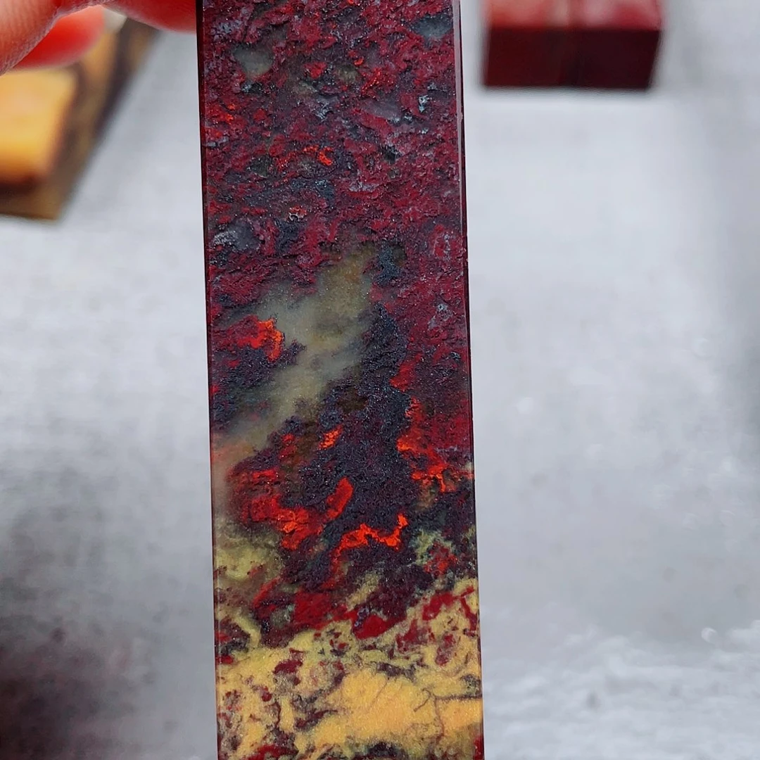 玉桂林鸡血玉印章镇尺9