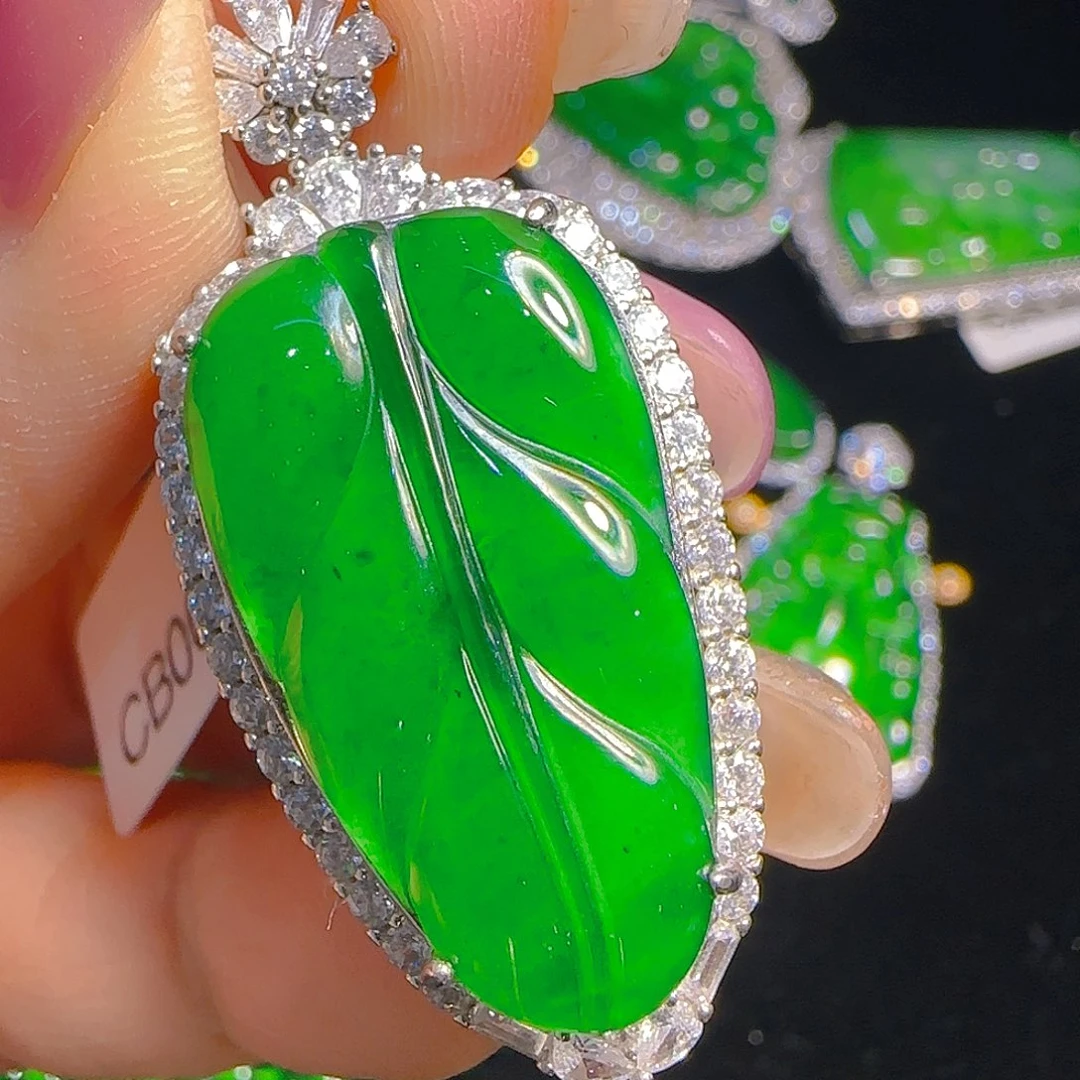 翡翠吊坠(赠链)银S925镶嵌