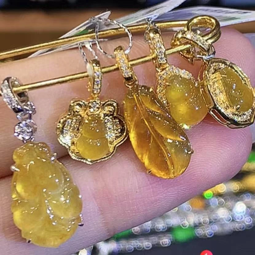 翡翠18K金镶嵌吊坠(不含链)   L    多样性发其一