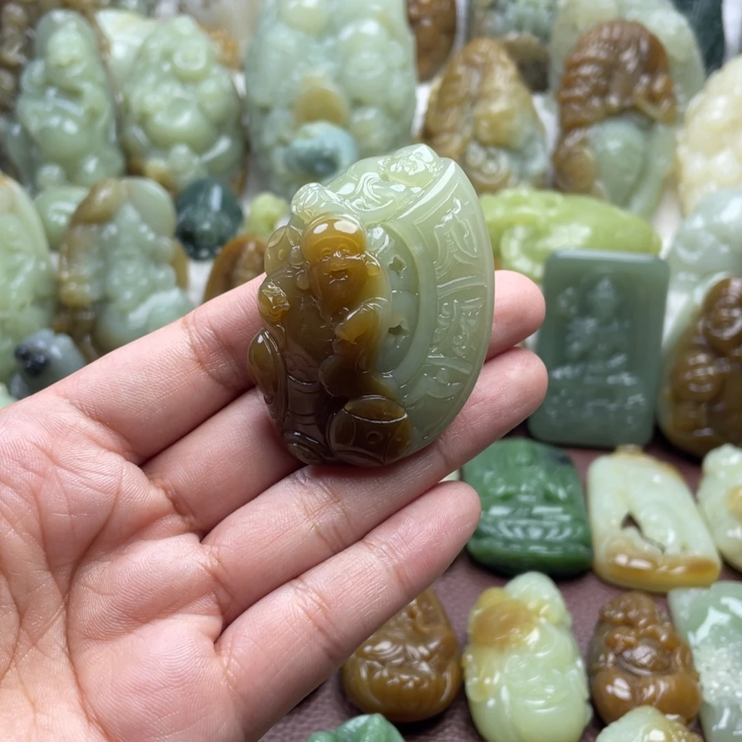 颈饰未镶嵌和田玉