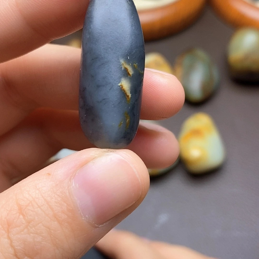 和田玉未镶嵌颈饰2